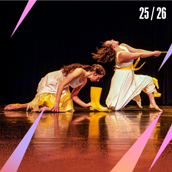 Deux danseuse du spectacle les souliers d'Angélie